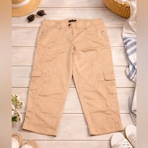 White House Black Marke Women’s Light Tan Crop Pants Size 8